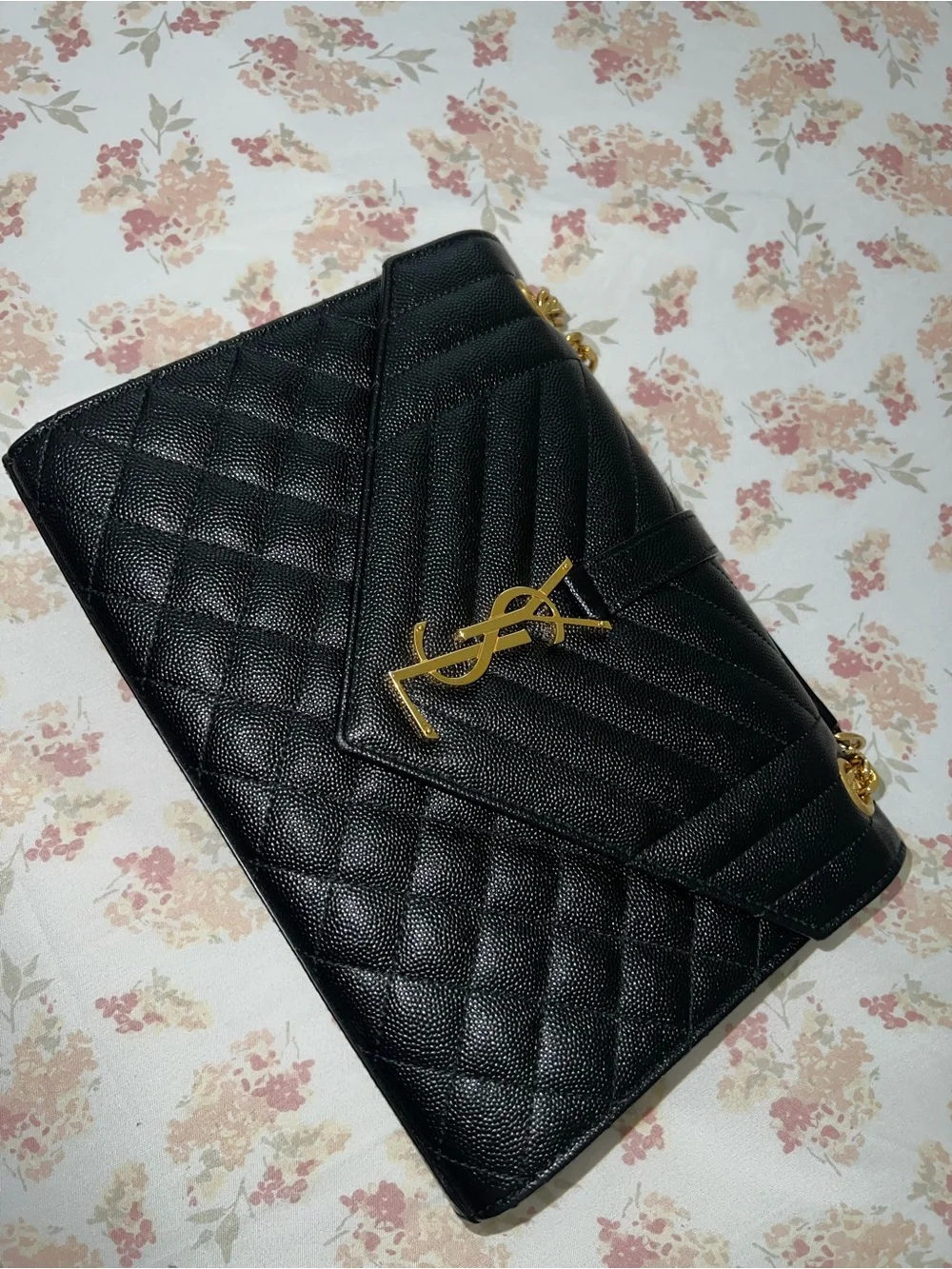 Yves Saint Laurent Black Quilted Leather Shoulder Bag with Gold Logo - Picture 4 of 5
